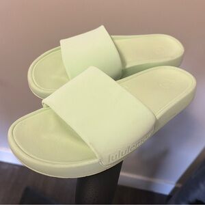 Lululemon Restfeel Women’s Slides